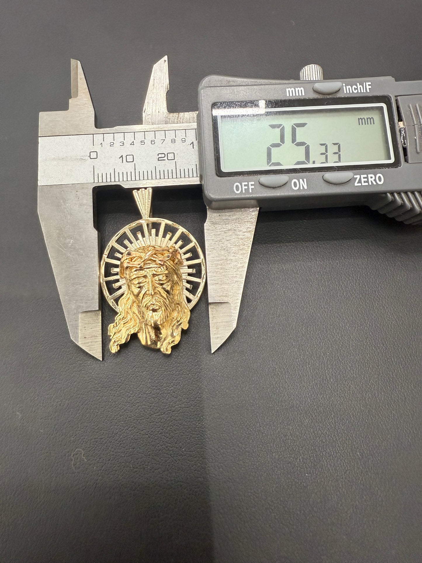 Gold 14k Jesus Pendant