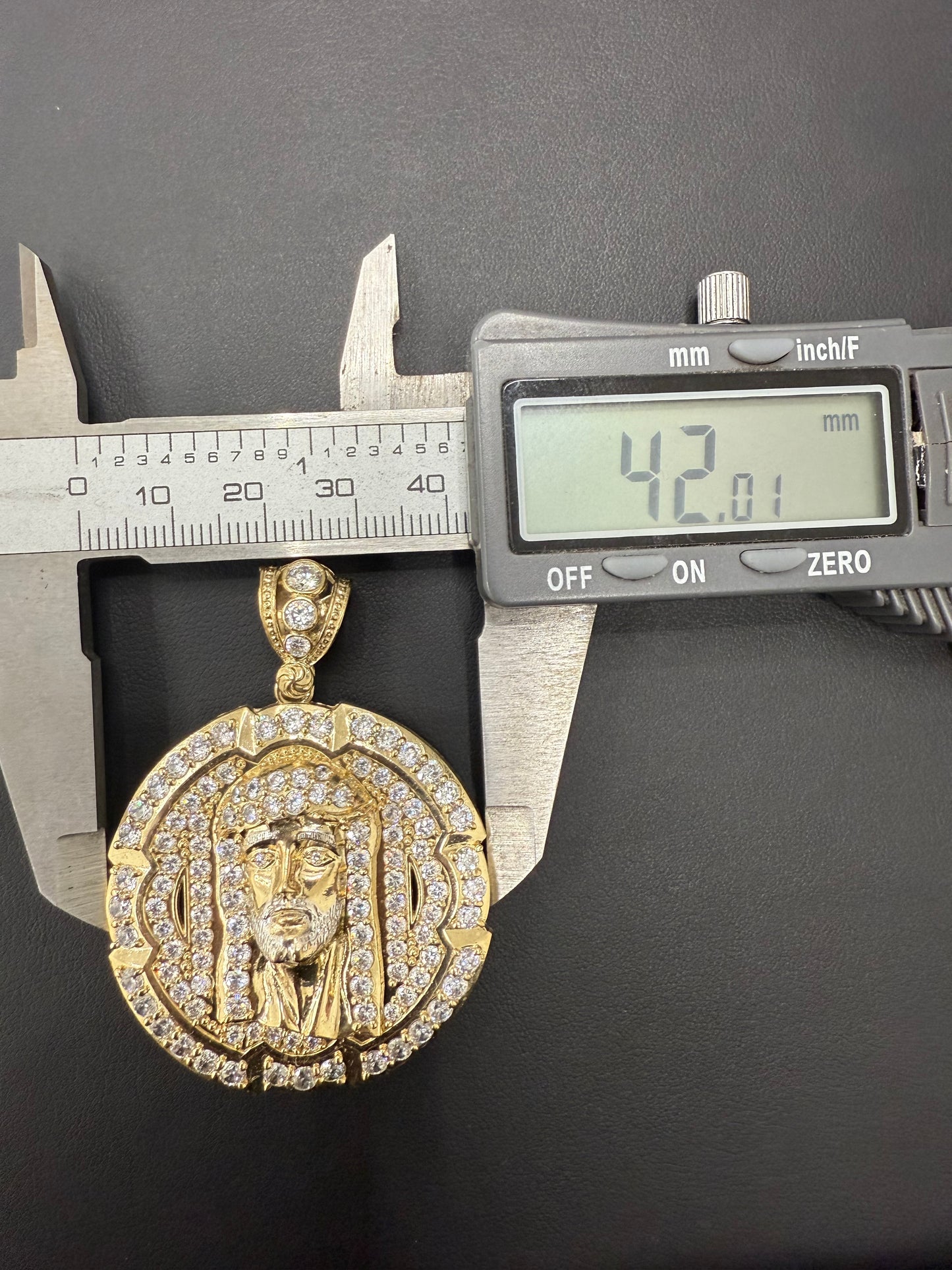 Gold 10k Pendant Cristo Cz
